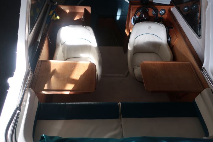 469584-22 Uttern 5500 HT -2001