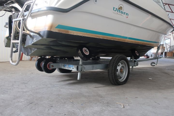 469584-32 Uttern 5500 HT -2001