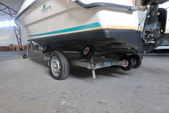 469584-33 Uttern 5500 HT -2001