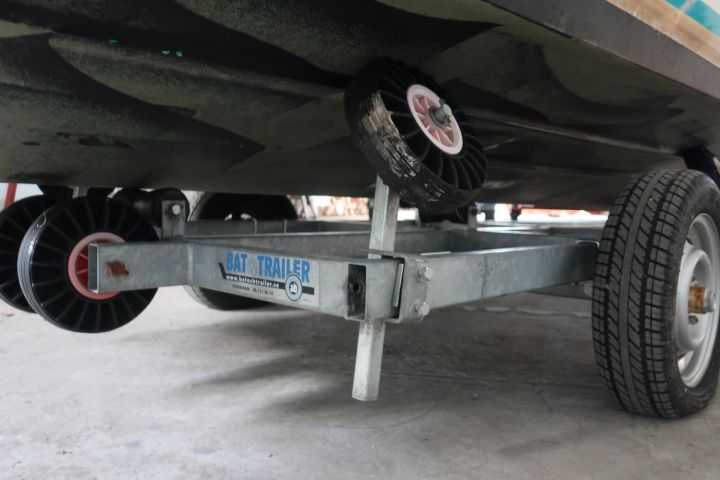 469584-34 Uttern 5500 HT -2001