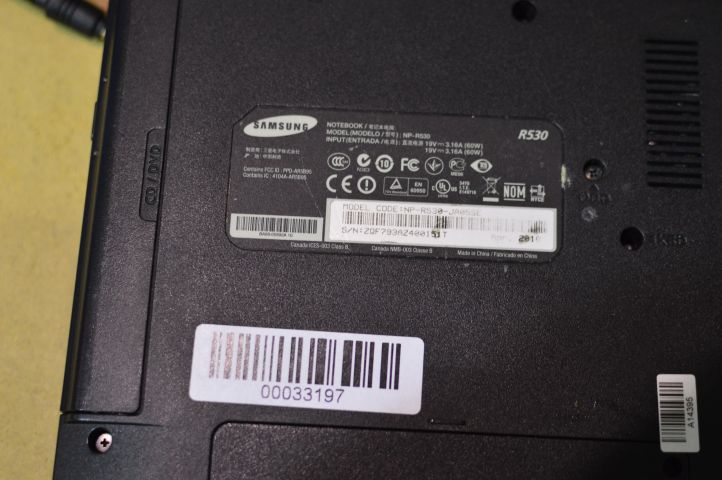 511076-8 Samsung Notebook NP-R530 laptop