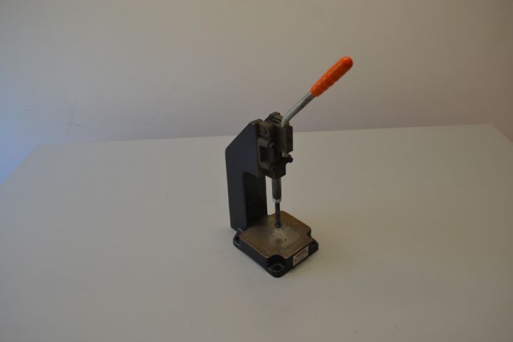 509536-1 Stifle Press