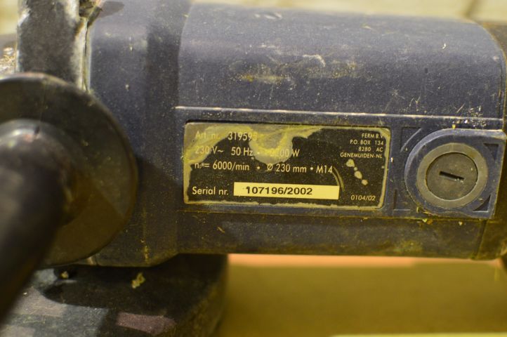 511155-2 Ferm FAG 230/2200 angle grinder