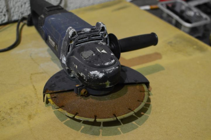 511155-3 Ferm FAG 230/2200 angle grinder