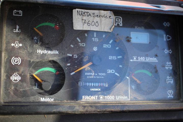 510396-9 Redskapsbärare Holder 202 med klippdäck, sopvals, sandspridare, uppsamlingsvagn