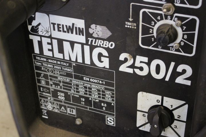 512672-3 MIG-svets Telwin Telmig 250/2 med svetshjälm