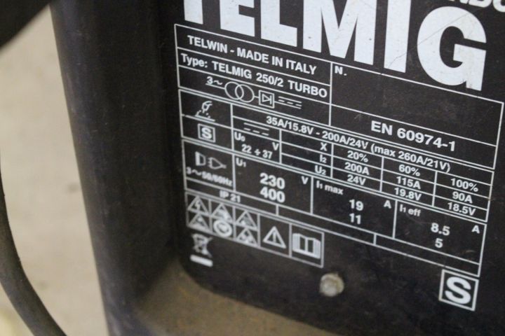 512672-4 MIG-svets Telwin Telmig 250/2 med svetshjälm
