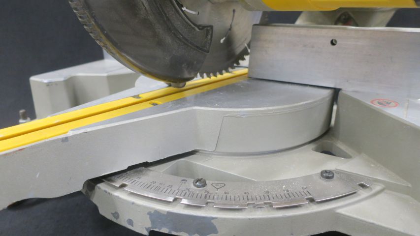 514515-4 saw DeWalt DW712-QS