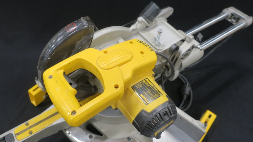 514515-5 saw DeWalt DW712-QS