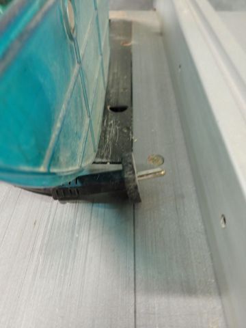 506702-16 MAKITA 2704 Table saw and table