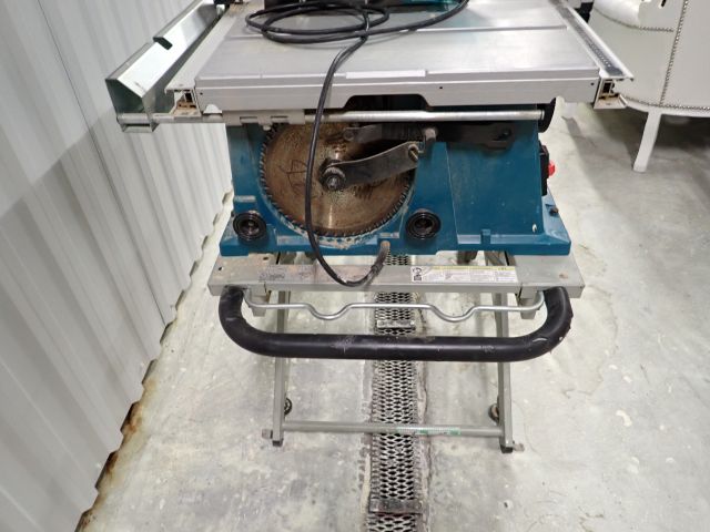 506702-17 MAKITA 2704 Table saw and table