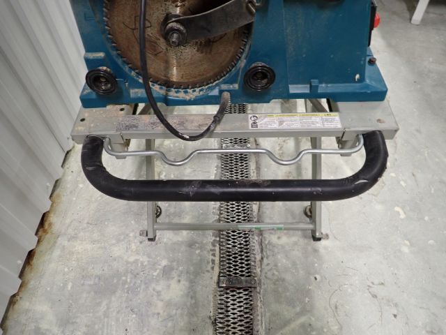 506702-19 MAKITA 2704 Table saw and table