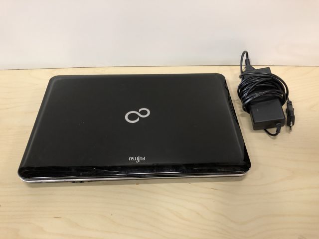 522141-2 Laptop - Fujitsu Lifebook A531