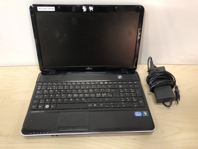 522141-1 Laptop - Fujitsu Lifebook A531