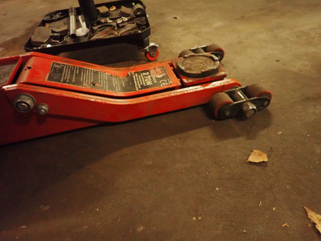 398140-3 Big red verkstadsdomkraft samt mekpall