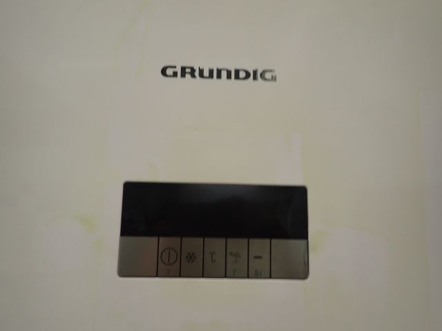 520862-10 Fridge Grundig