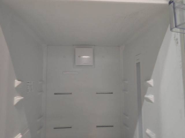 520862-12 Fridge Grundig