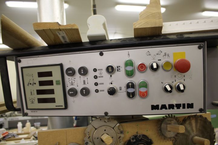 523656-8 Vertikalfräs Martin T26 -2005 med matarverk