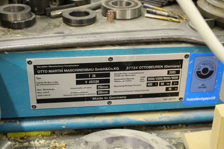 523656-11 Vertikalfräs Martin T26 -2005 med matarverk