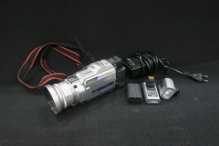 522029-1 Camcorder JVC GR-DV1800
