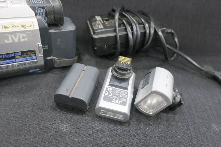 522029-4 Camcorder JVC GR-DV1800