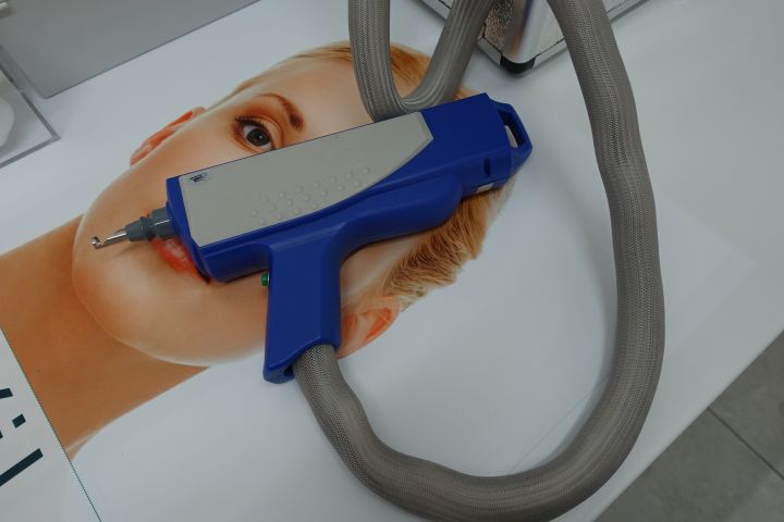 526286-2 Irradia Q-SW Laser