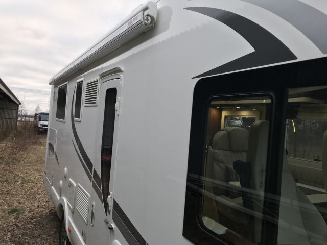 525672-11 Motorhome MC Louis Nevis 876 2014 (EMZ832)