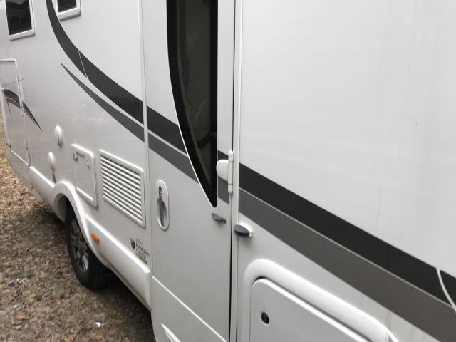 525672-12 Motorhome MC Louis Nevis 876 2014 (EMZ832)