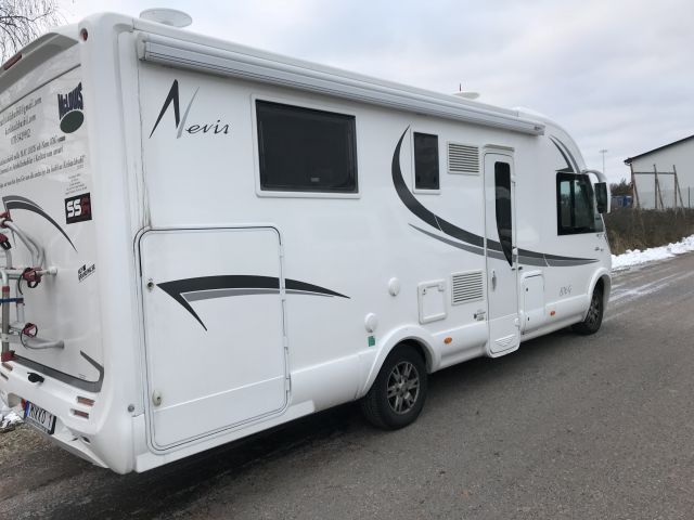 525672-5 Motorhome MC Louis Nevis 876 2014 (EMZ832)