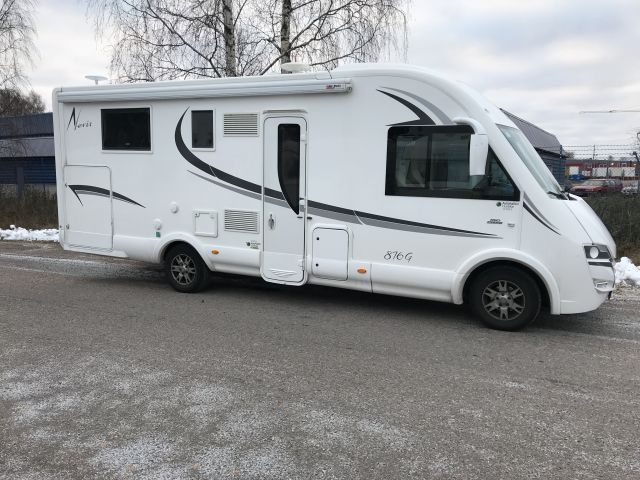 525672-3 Motorhome MC Louis Nevis 876 2014 (EMZ832)