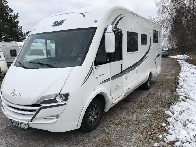 525672-4 Motorhome MC Louis Nevis 876 2014 (EMZ832)