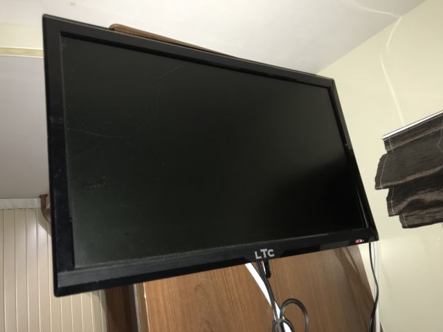 525672-41 Motorhome MC Louis Nevis 876 2014 (EMZ832)