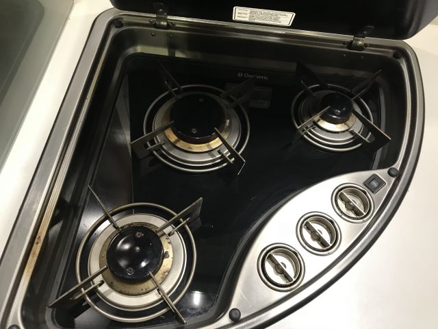 525672-39 Motorhome MC Louis Nevis 876 2014 (EMZ832)