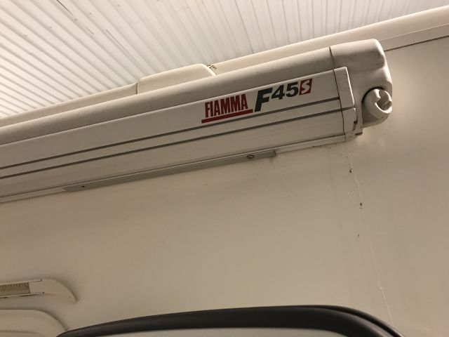 525672-22 Motorhome MC Louis Nevis 876 2014 (EMZ832)