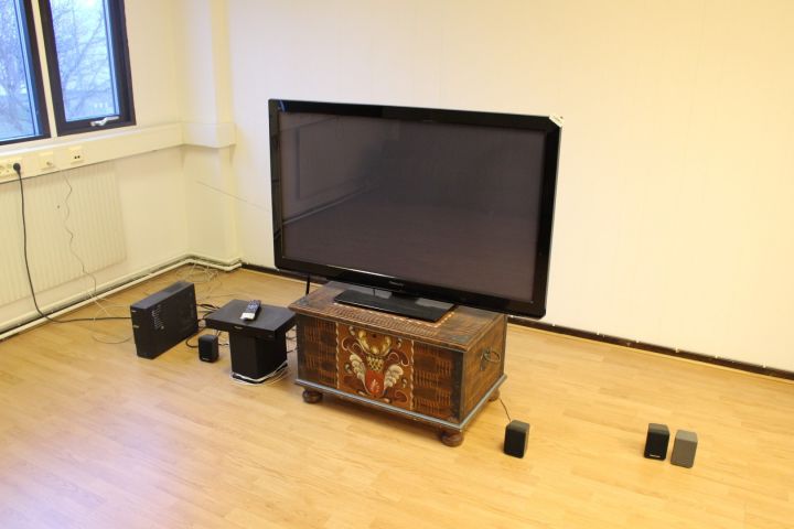 530411-1 TV Panasonic, TX-P50C3E, DVD, Computer Acer Aspire X1935