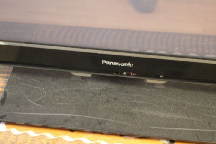 530411-3 TV Panasonic, TX-P50C3E, DVD, Computer Acer Aspire X1935