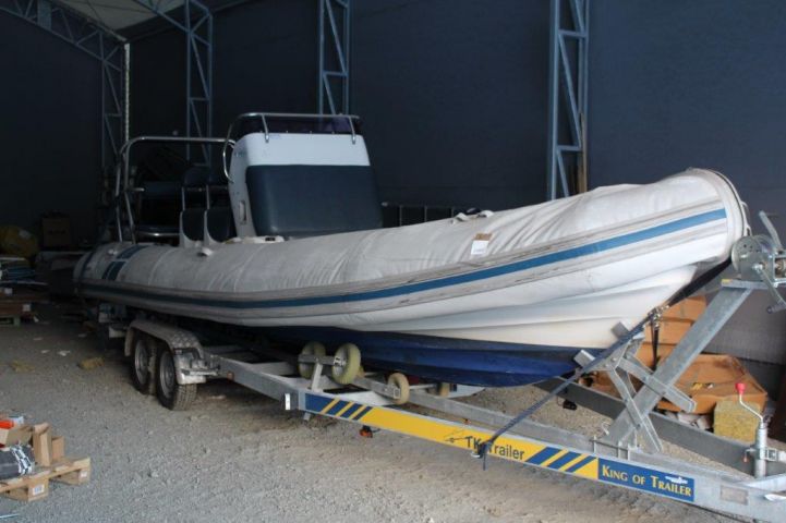 518357-1 Ribbed Ballistic -06 Evinrude G2 Motor incl. TK-Trailer BT2000