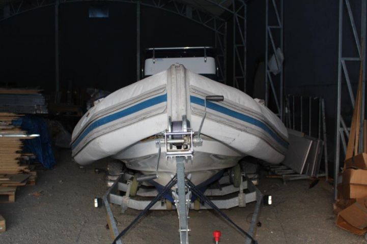 518357-6 Ribbed Ballistic -06 Evinrude G2 Motor incl. TK-Trailer BT2000