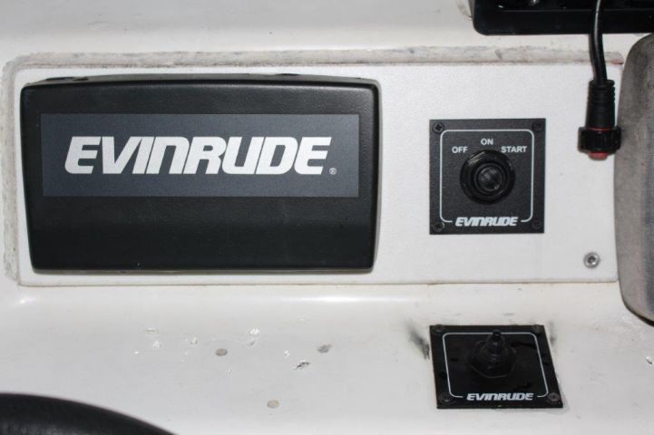 518357-13 Ribbed Ballistic -06 Evinrude G2 Motor incl. TK-Trailer BT2000