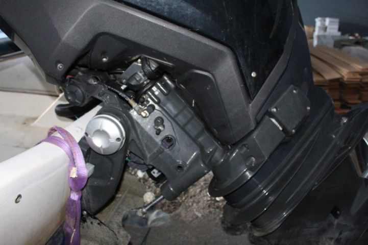 518357-26 Ribbed Ballistic -06 Evinrude G2 Motor incl. TK-Trailer BT2000