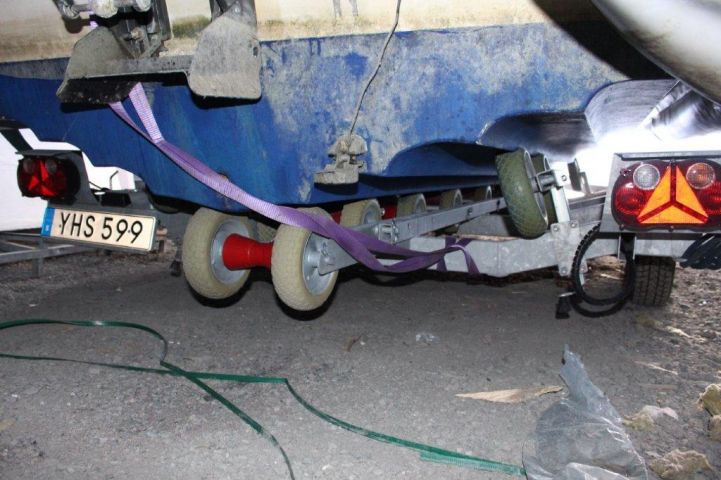 518357-45 Ribbed Ballistic -06 Evinrude G2 Motor incl. TK-Trailer BT2000