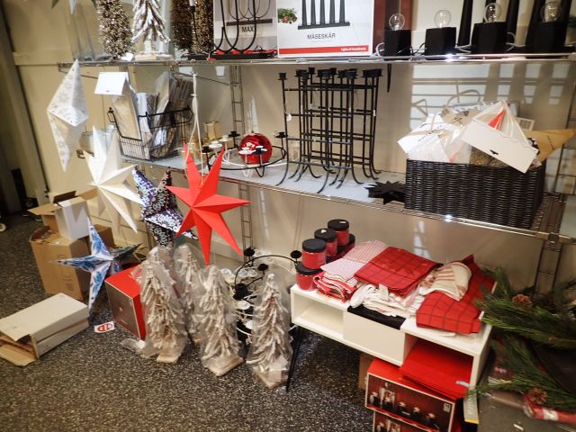 466347-7 Party with Christmas decorations