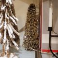 466347-15 Party with Christmas decorations