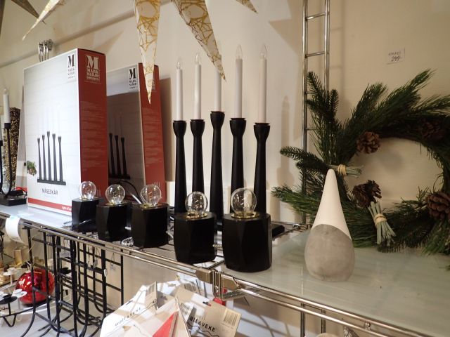 466347-39 Party with Christmas decorations