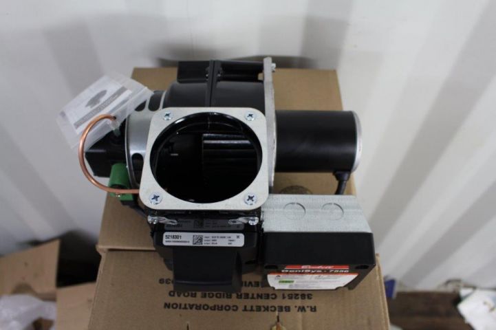 518546-3 2pc Beckett oil burner with control GeniSys 7556 12v