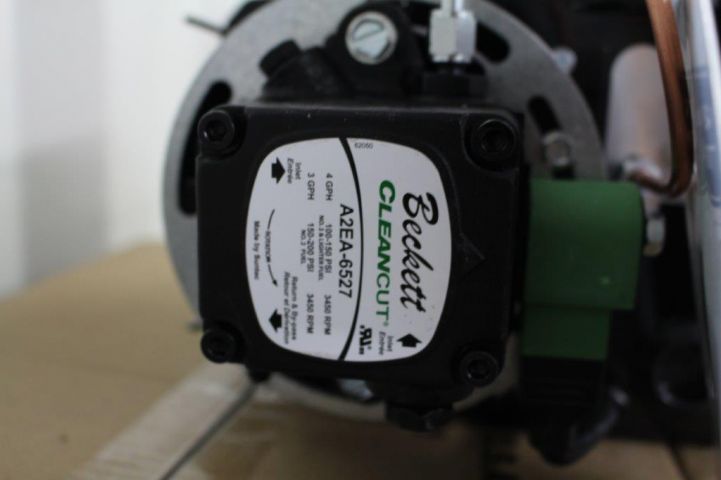 518546-6 2pc Beckett oil burner with control GeniSys 7556 12v