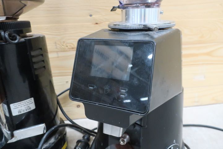 532734-3 G.Rossi RR45 & Fiorenzato F64 Evo coffee grinders