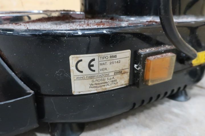 532734-10 G.Rossi RR45 & Fiorenzato F64 Evo coffee grinders