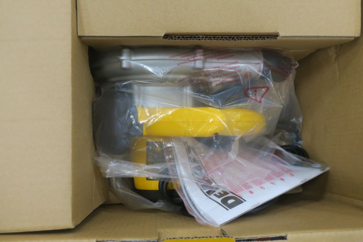 537310-2 Circular saw DeWALT D23620-QS