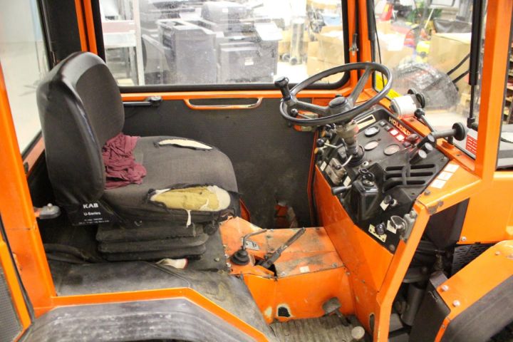 512739-9 Redskapsbärare minitraktor Holder C30 -1991 (OBS! Endast 1774h och använd innomhus!)